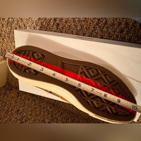 CONVERSE CHUCK TAYLOR. One-of-a-kind. Custom-designed. - Picture 10 of 13